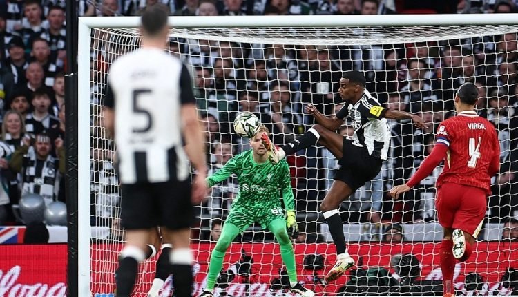 نيوكاسل يتوُج بلقب كأس الرابطة الإنجليزية